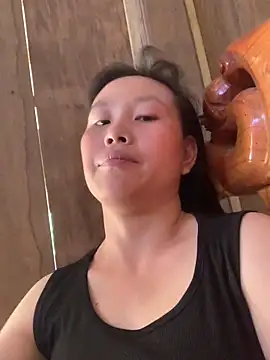 huong-18 online show from 10/17/25, 07:55