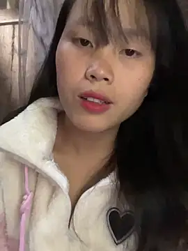 huong-18 online show from 12/16/25, 02:49