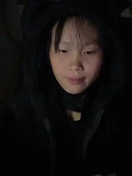 huong-18 online show from 11/18/25, 04:54