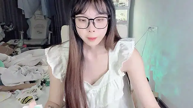 Snapshot of Akong11 chatting on 07/06/26, 03:03 Akong11 online show from 07/06/26, 03:03