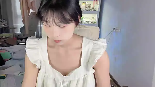 Snapshot of Akong11 chatting on 06/10/26, 05:08 Akong11 online show from 06/10/26, 05:08