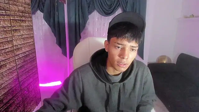 Hunteer Boy online show from 10/09/25, 07:47
