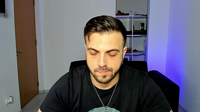 Snapshot of Jace_Thorne chatting on 10/26/25, 05:57 Jace Thorne online show from 10/26/25, 05:57