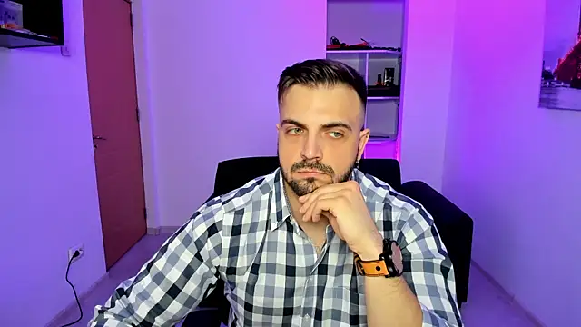 Snapshot of Jace_Thorne chatting on 11/17/25, 06:45 Jace Thorne online show from 11/17/25, 06:45