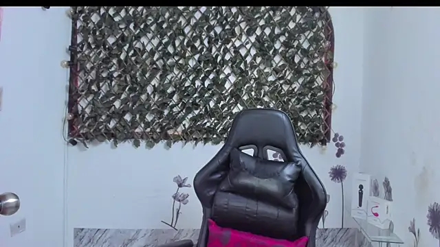 Luna021 1 online show from 10/17/25, 06:43