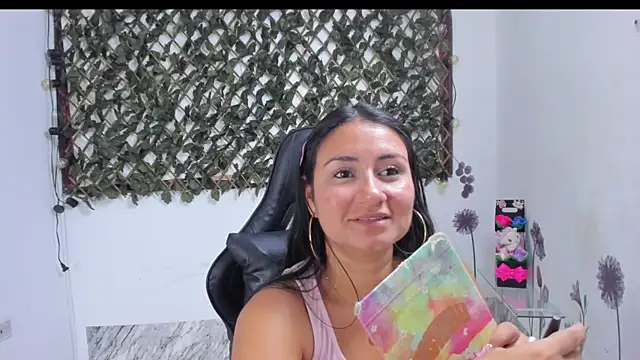 Luna021 1 online show from 11/08/25, 08:01