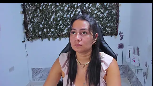 Luna021 1 online show from 10/11/25, 08:32