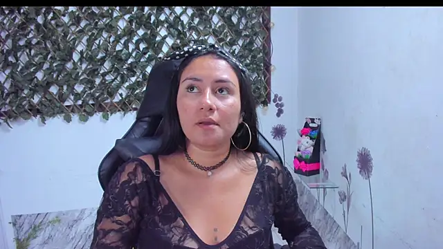 Luna021 1 online show from 11/15/25, 08:13