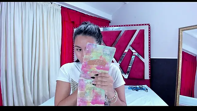 Luna021 1 online show from 10/10/25, 08:31