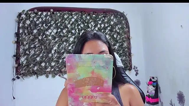 Luna021 1 online show from 11/18/25, 08:34