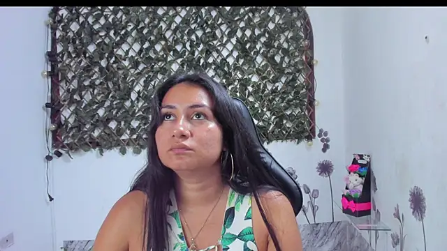 Luna021 1 online show from 11/14/25, 07:39