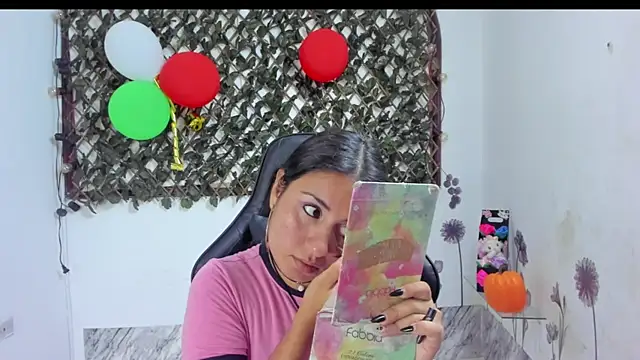 Luna021 1 online show from 11/05/25, 07:17