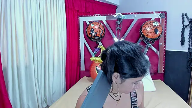 Luna021 1 online show from 10/28/25, 08:08