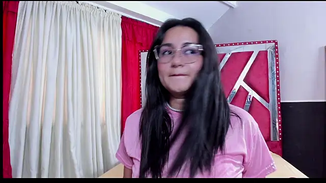 Luna021 1 online show from 09/17/25, 07:38