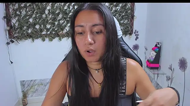 Luna021 1 online show from 12/02/25, 09:05