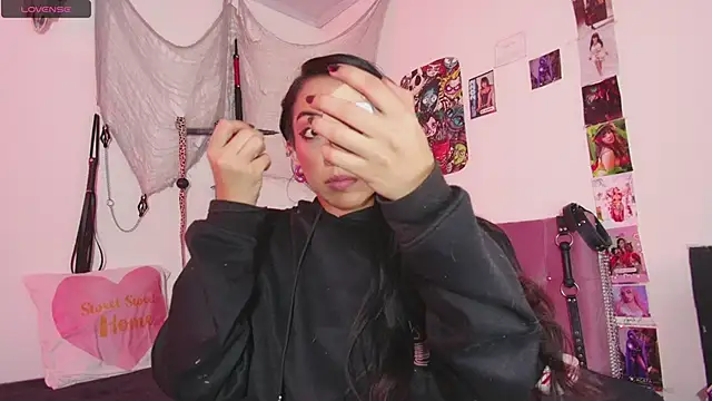 agathaaiko6 online show from 12/03/25, 12:55