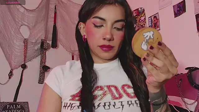 agathaaiko6 online show from 01/08/26, 01:11