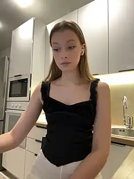 FriendlyFire 18 online show from 09/27/25, 05:52