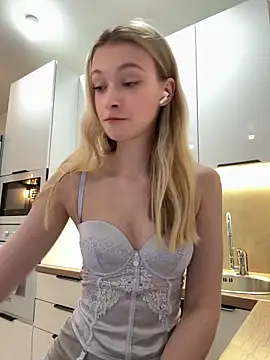 FriendlyFire 18 online show from 04/08/26, 09:27