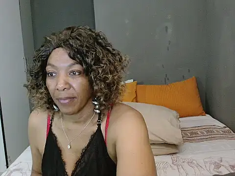 Lillyan N online show from 10/28/25, 08:46