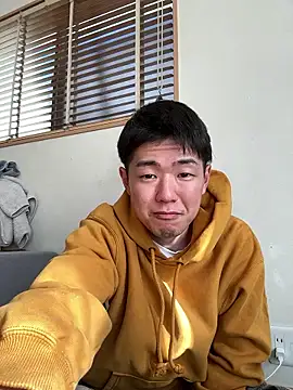 Snapshot of KAMESAN08 chatting on 12/20/25, 03:42 KAMESAN08 online show from 12/20/25, 03:42