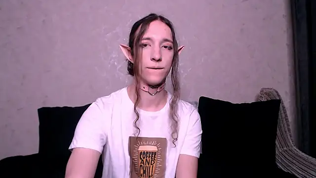 SilverMuse  online show from 10/23/25, 02:43