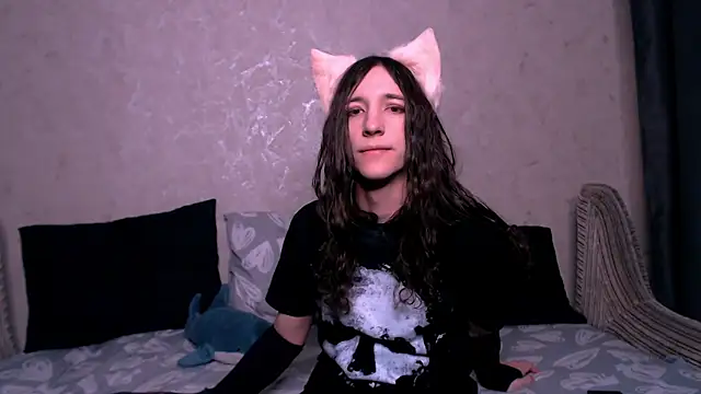 SilverMuse  online show from 11/28/25, 05:29