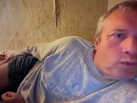 Snapshot of evulis1 chatting on 10/13/25, 07:59 evulis1 online show from 10/13/25, 07:59