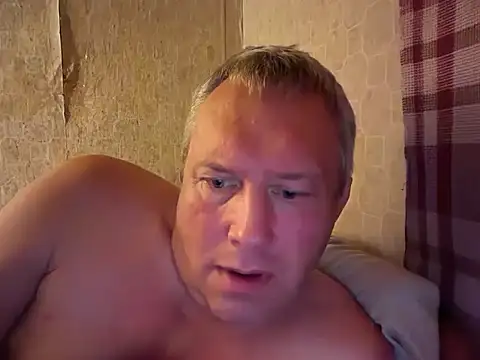 Snapshot of evulis1 chatting on 09/17/25, 09:50 evulis1 online show from 09/17/25, 09:50