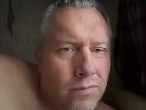 Snapshot of evulis1 chatting on 09/15/25, 03:45 evulis1 online show from 09/15/25, 03:45