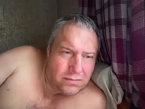 Snapshot of evulis1 chatting on 09/18/25, 12:41 evulis1 online show from 09/18/25, 12:41