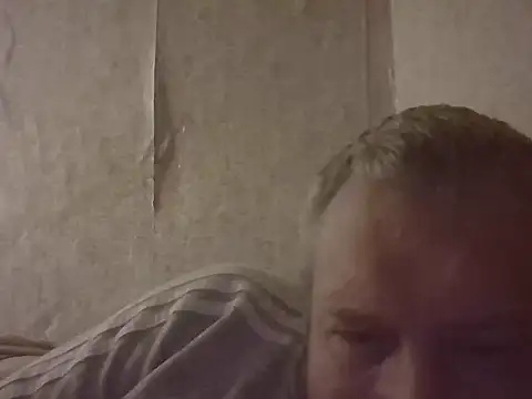 Snapshot of evulis1 chatting on 10/09/25, 06:30 evulis1 online show from 10/09/25, 06:30