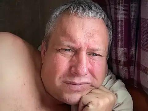 Snapshot of evulis1 chatting on 09/16/25, 10:38 evulis1 online show from 09/16/25, 10:38