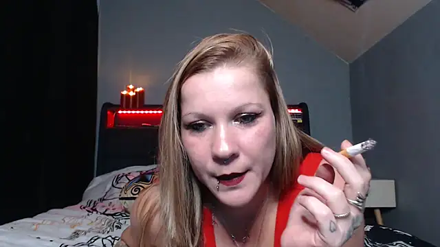 AnnaFalconeX online show from 10/21/25, 07:57