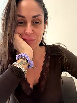 ainaht online show from 12/15/25, 02:23