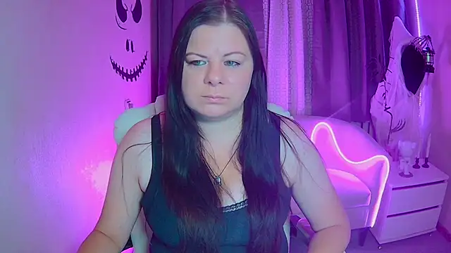 BritneyRaine online show from 10/28/25, 01:32