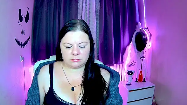 BritneyRaine online show from 10/19/25, 06:16