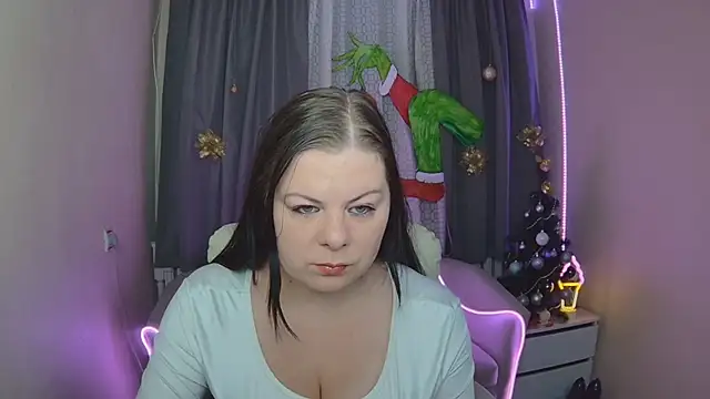 BritneyRaine online show from 12/19/25, 11:45