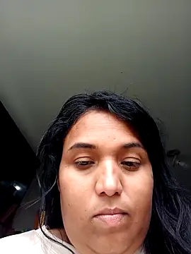 Snapshot of Girl_luna_ chatting on 10/03/25, 05:36 Girl luna online show from 10/03/25, 05:36
