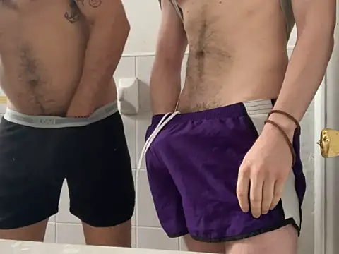 Snapshot of latinoxx1992 chatting on 02/22/26, 04:19 latinoxx1992 online show from 02/22/26, 04:19