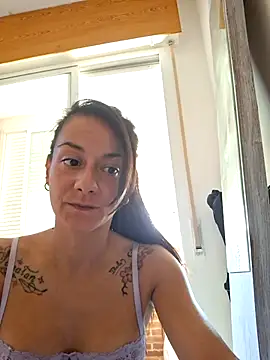 Snapshot of Lauraxxsteen chatting on 10/07/25, 10:16 Lauraxxsteen online show from 10/07/25, 10:16