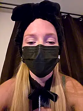 Snapshot of cheey-enne09 chatting on 09/17/25, 09:06 cheey-enne09 online show from 09/17/25, 09:06