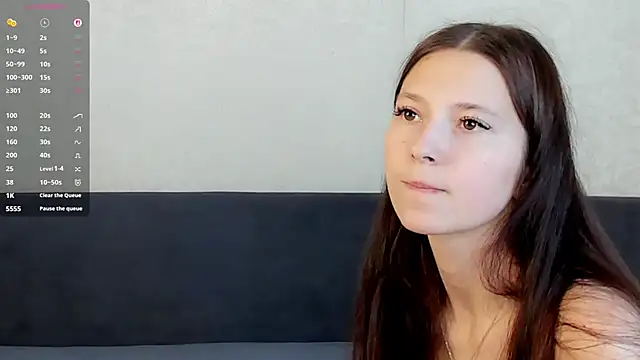 GabrielleLynchard online show from 10/13/25, 07:04
