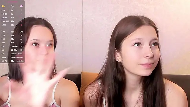 GabrielleLynchard online show from 10/08/25, 07:03