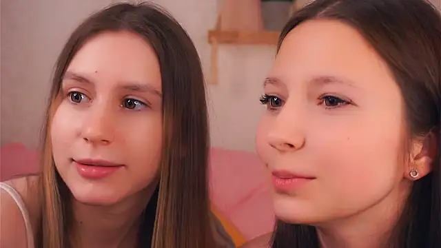 Snapshot of GabrielleLynchard chatting on 11/26/25, 07:25 GabrielleLynchard online show from 11/26/25, 07:25