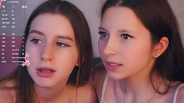 Snapshot of GabrielleLynchard chatting on 11/11/25, 08:36 GabrielleLynchard online show from 11/11/25, 08:36