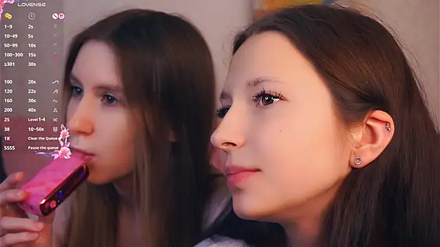 Snapshot of GabrielleLynchard chatting on 11/12/25, 07:18 GabrielleLynchard online show from 11/12/25, 07:18