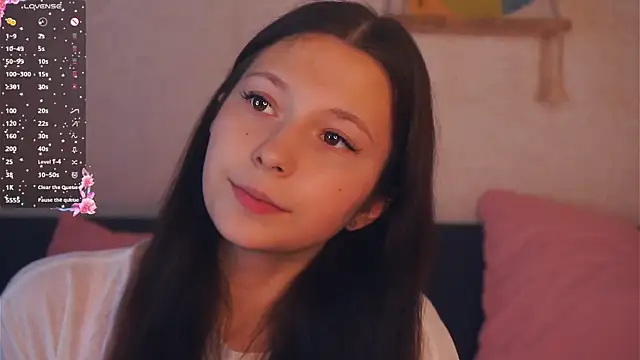 Snapshot of GabrielleLynchard chatting on 10/27/25, 07:15 GabrielleLynchard online show from 10/27/25, 07:15