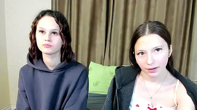 GabrielleLynchard online show from 09/22/25, 07:09