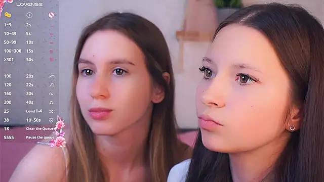 Snapshot of GabrielleLynchard chatting on 11/25/25, 08:31 GabrielleLynchard online show from 11/25/25, 08:31